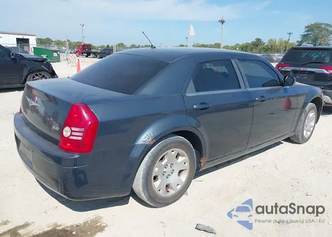 2008 Chrysler 300 Lx из США, поврежденный, VIN 2C3KA43R88H188821